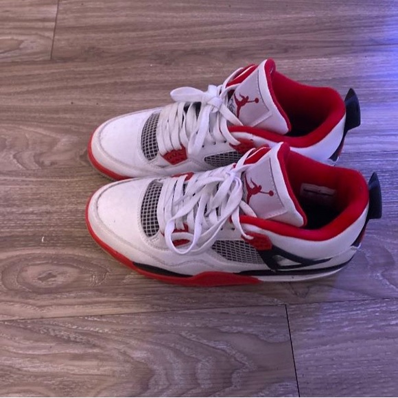 Fire Red jordan 4s - Picture 4 of 4